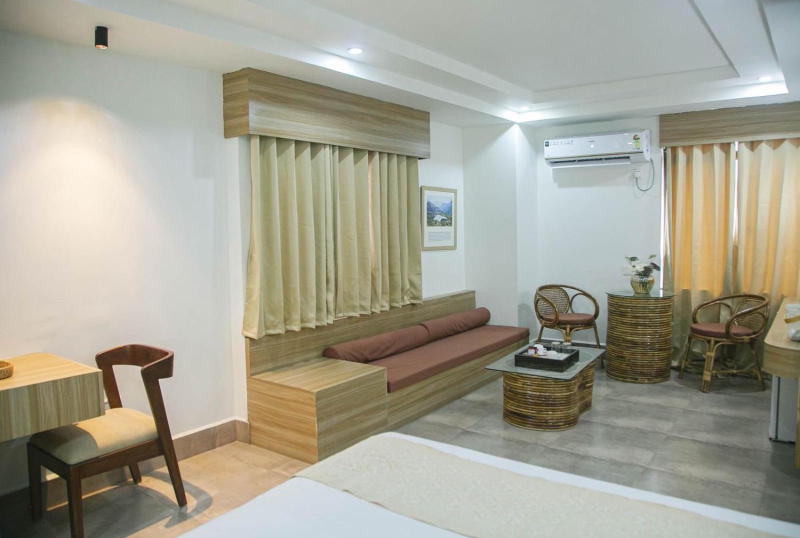 Hotel Lake Shilloi Dimāpur Exteriör bild